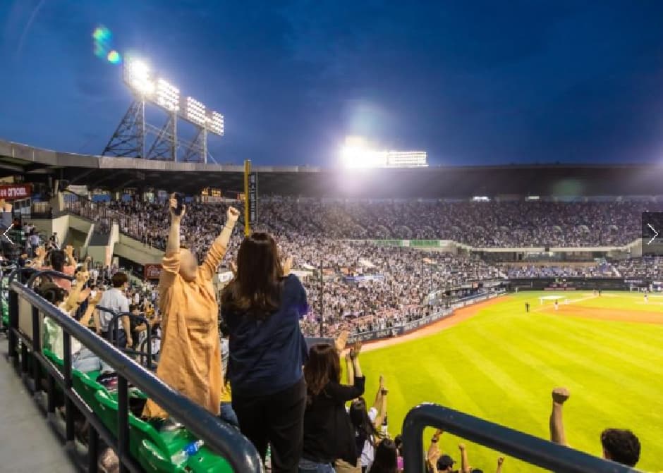 Jamsil Baseball Stadium (잠실야구장)
