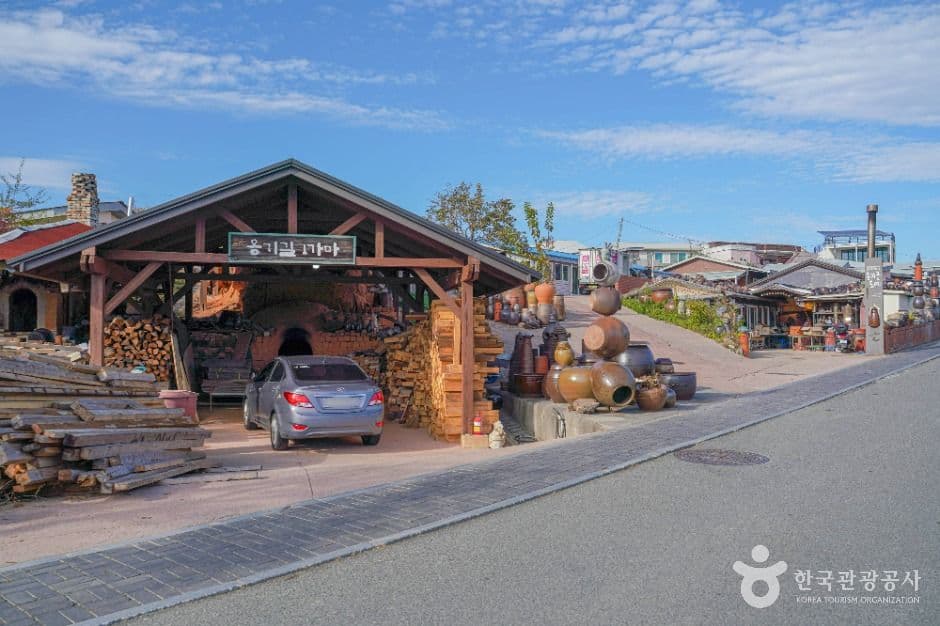 Onggigol Ceramics (옹기골도예)